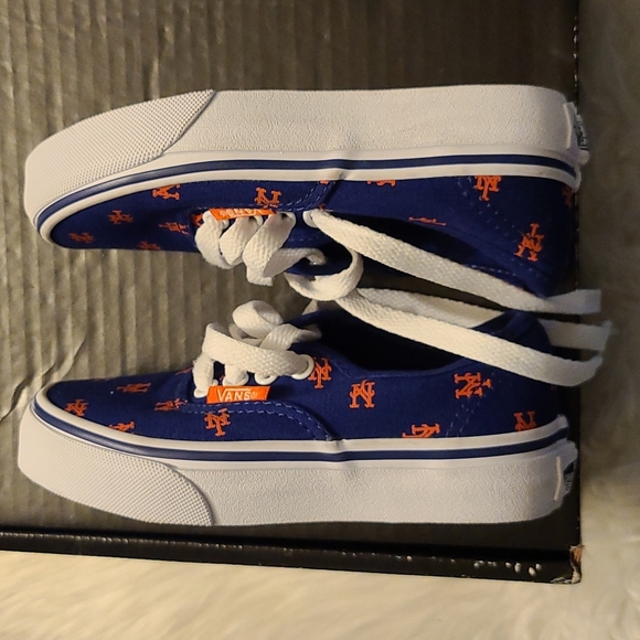 🎈Toddler Vans🎈 ~Unisex 🤾🏽‍♀️🤾‍♂️ - Picture 5 of 7